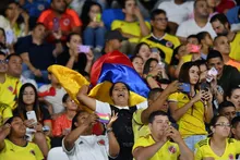 Las ‘Superpoderosas’ cautivan a niñas y niños con su fútbol