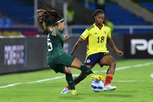 Las ‘Superpoderosas’ cautivan a niñas y niños con su fútbol
