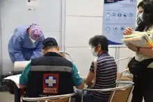 ¡No hay excusas! Puntos de vacunación y toma de pruebas, disponibles permanentemente en medio del quinto pico