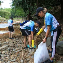 Al río Cali llegó ‘Plogging 3R’, iniciativa ambiental para recuperar su cauce