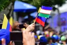 Las familias volvieron a vivir presencialmente el desfile del 20 de julio