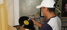 “Melómanos y coleccionistas preservan la memoria de la salsa en la ´Sucursal del cielo´