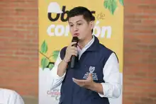 Alcaldía de Cali y residentes de la comuna 8, firman acuerdo para rehabilitación de vías