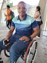 El campeón nacional de bala vive el Mundial de Atletismo, desde la tribuna