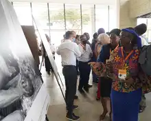 Exposición fotográfica da la bienvenida en la Cumbre de Alcaldesas y Alcaldes del Pacífico