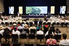 Representantes de cabildos urbanos entregan el documento ‘Capítulo Indígena’ en la ‘Cumbre del Litoral Pacífico’