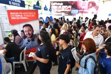 Jóvenes acudieron de forma masiva a  feria de empleo para aspirar a cerca de 1000 vacantes