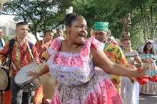 Colonias del Pacífico desfilaron en un marco de belleza, alegría y folclor