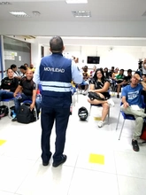 Se capacitan 50 jóvenes como reguladores de tránsito 