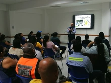 Se capacitan 50 jóvenes como reguladores de tránsito 