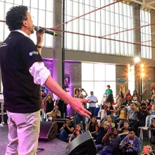   Tiempo, canciones e historias compartió Andrés Cepeda con estudiantes del oriente de Cali 