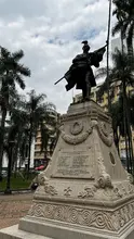 Comienza la instalación de adoquines en la Plaza de Cayzedo