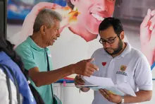 Caleños y caleñas expresan su amor a las personas mayores