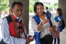 Caleños y caleñas expresan su amor a las personas mayores
