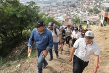 Alcalde encabezó recorrido interinstitucional para iniciar un ‘plan maestro de hidrología’ en la comuna 20