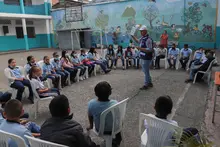 El PAE orienta a niños y jóvenes en la elaboración de composteras caseras