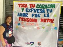 Toca Tu Corazón y Expresa tu Amor por la Persona Mayor
