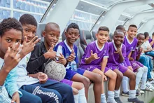 Niños de Olaya Herrera disfrutaron su visita al corazón del deporte caleño