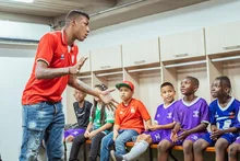 Niños de Olaya Herrera disfrutaron su visita al corazón del deporte caleño