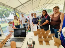 Presentan en comuna 10 la oferta de servicios TIC y el programa de formación gratuito