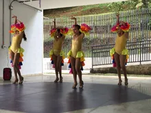 Salsa, ritmos del Pacífico y regalos alegraron la mañana de las niñas y niños de la UTS de Siloé  