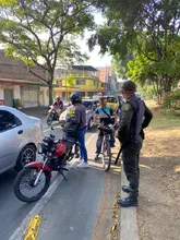 Movilidad explica nuevo decreto que prohíbe la circulación de motocicletas con parrillero hombre en Cali