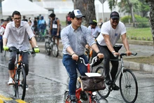 El Ciclopatín Paseo, una fiesta por la movilidad sostenible, que ni la lluvia logró frenar