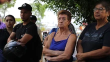 Habitantes de la comuna 11 felices con el separador vial de la calle 27