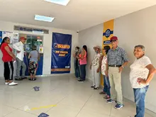 Persona mayor: ¡No haga más filas!  