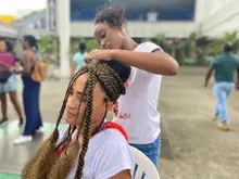 Tejiendo Esperanzas, el encuentro de peinadoras que resignifica la estética afro