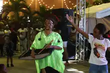 La alegría inspiró a las participantes del concurso de peinados afro “Tejiendo Esperanzas”
