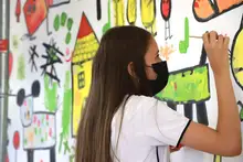 Animales fantásticos y seres salidos de la imaginación se toman el domo de la Biblioteca Departamental