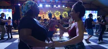 Estilo caleño enamora a turistas extranjeros que visitan el Festival Mundial de Salsa 