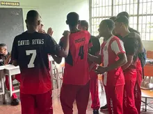 Estudiantes del Inem le apuestan al Fútbol en Paz