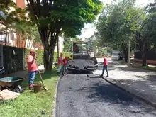 “Me alegra mucho que estén interviniendo las calles”: Caleños sobre ‘Obras de Corazón’ en el Caney