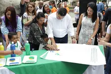 Semana Distrital por la Primera Infancia comenzó con la firma de un pacto de niñas y niños con la Alcaldía de Cali