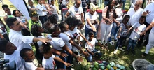 Se develaron los monumentos en honor a los jóvenes asesinados en Llano Verde