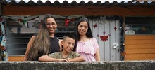 El niño lector que es ejemplo para los habitantes de la Comuna 1