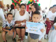 90 niñas y niños vinculados al ‘Modelo Cariño’ celebraron su transición a la educación formal