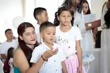 90 niñas y niños vinculados al ‘Modelo Cariño’ celebraron su transición a la educación formal