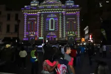 Un show tecnológico ilumina la Plaza de Caycedo