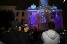 Un show tecnológico ilumina la Plaza de Caycedo