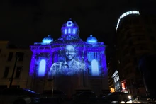 Otra innovación de este espectáculo de luces son los mapping que se presentan cada 30 miniutos en la Plaza de Cayzedo.