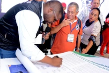 Vendedores Informales firman pacto de Gobernanza con la Administración Distrital
