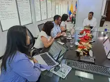 Alcaldía lideró encuentro con la gerente del FFIE para reclamar terminación de obras educativas