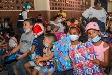 Navidad, sonrisas y caleñidad para la niñez del Barrio Bretaña