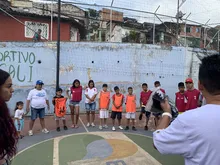 Niños y niñas de la comuna 20 pasan su tiempo libre lejos de la violencia, gracias al arte y el deporte