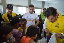 La campaña “Un juguete, una sonrisa” entregó 600 regalos a la niñez del área de renovación urbana.