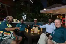 Con estrofas como “En el veintitrés, de la ciento diez” prendió la fiesta La Sonora Ponceña en la Casa de la Feria