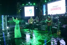 El Teatro al Aire Libre Los Cristales también vive el ambiente de Feria